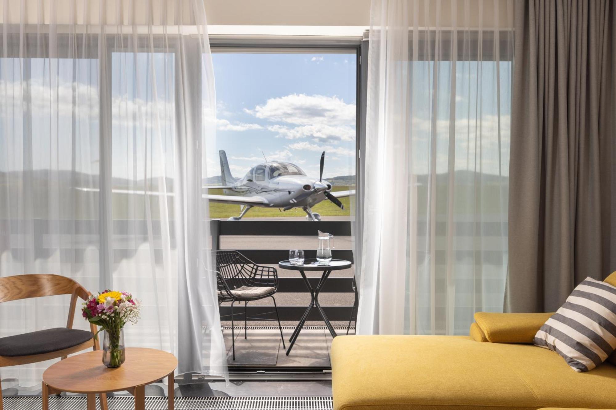 Apartmany Hangar Strakonice Exteriör bild